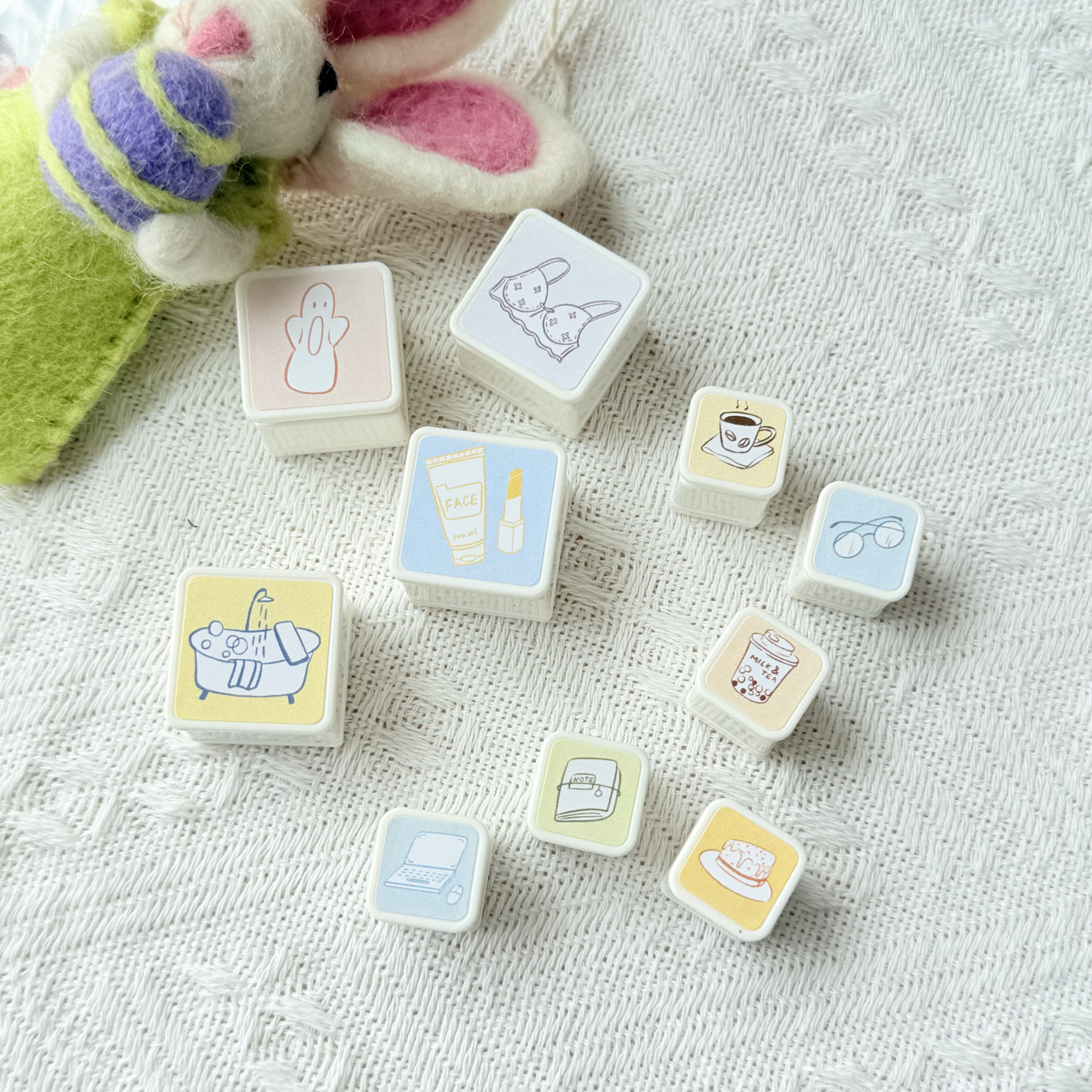 Lynn Studio Vintage Girls' Dai - Vintage Collectible Stamps review and price
